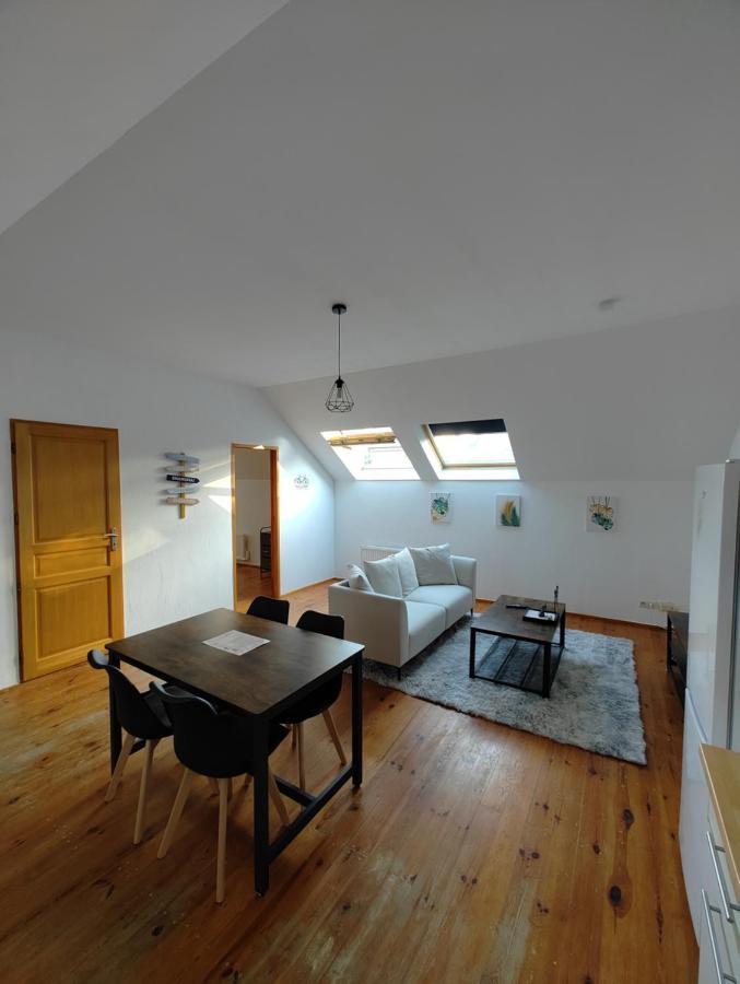 Cosy Appartement 2 Chambres Pont-de-lʼArche Buitenkant foto