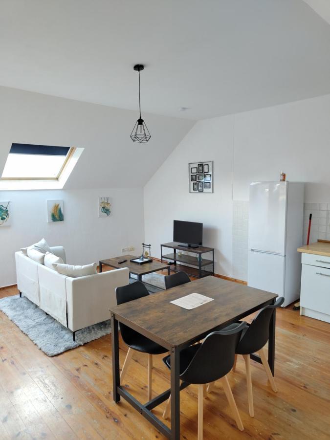 Cosy Appartement 2 Chambres Pont-de-lʼArche Buitenkant foto