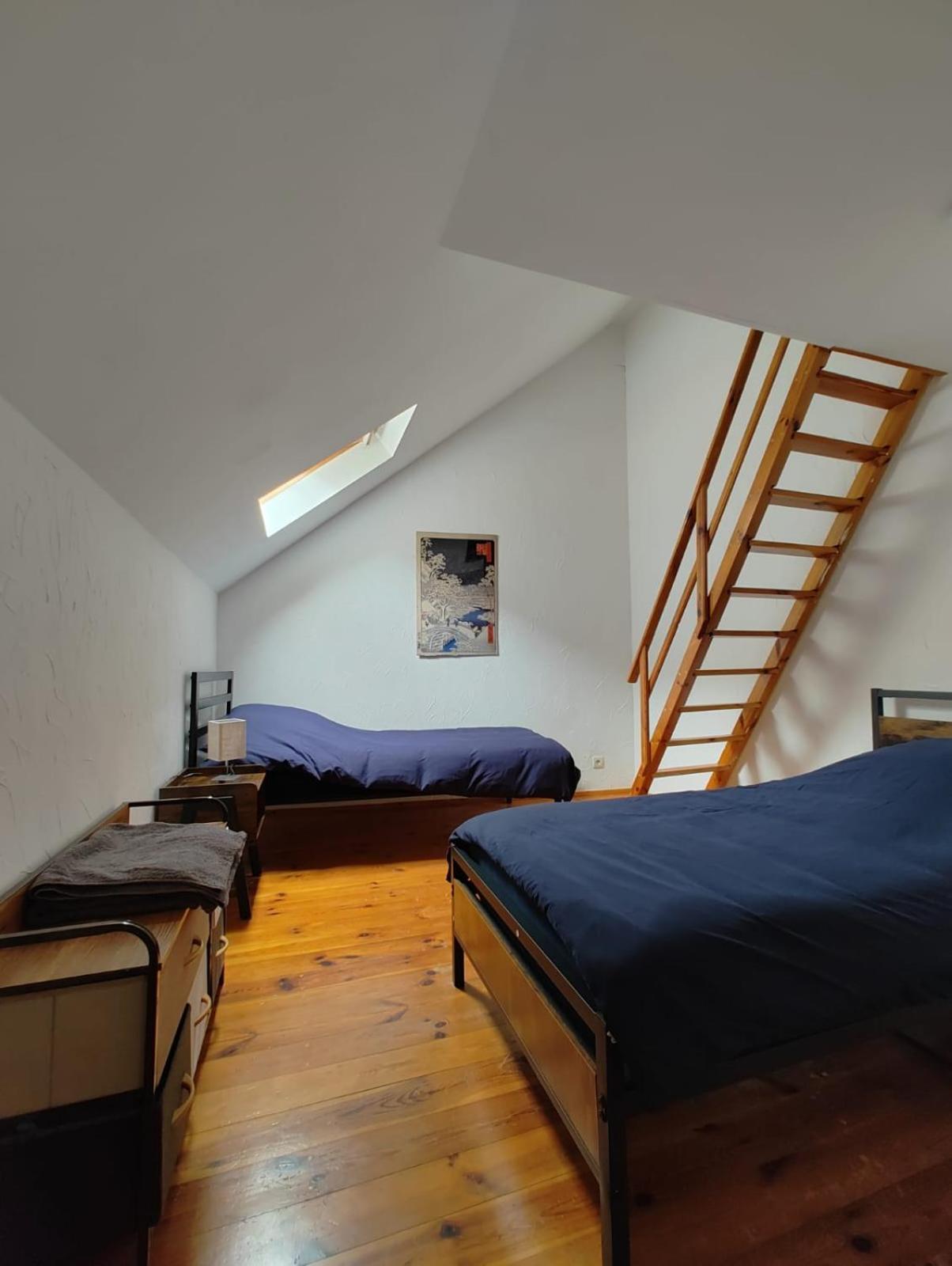 Cosy Appartement 2 Chambres Pont-de-lʼArche Buitenkant foto