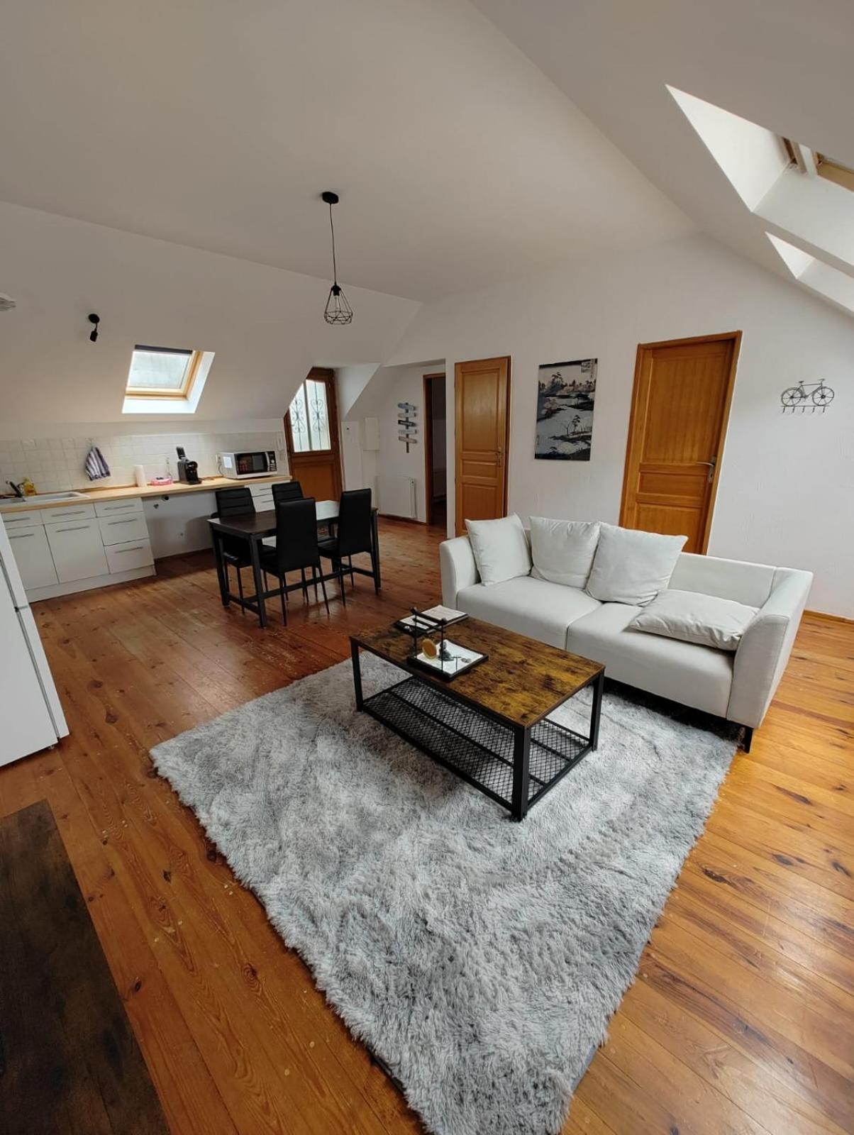 Cosy Appartement 2 Chambres Pont-de-lʼArche Buitenkant foto